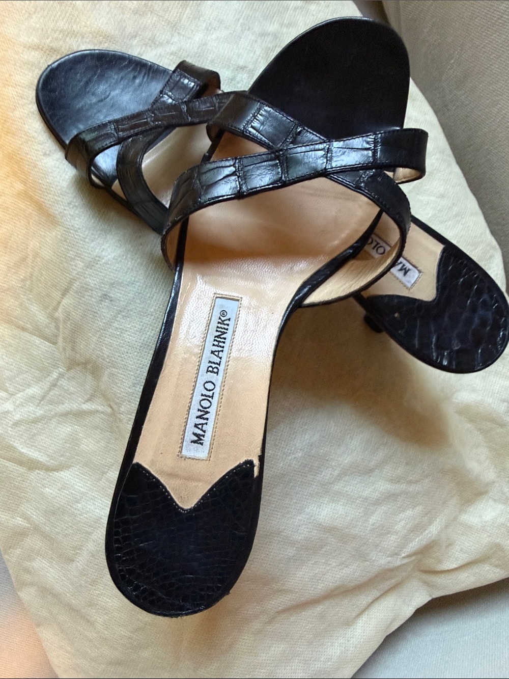 Manolo Blahnik Black callamu black patent leather kitten hell mules37.5